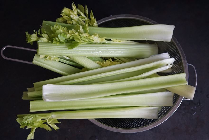 How to Dice Celery