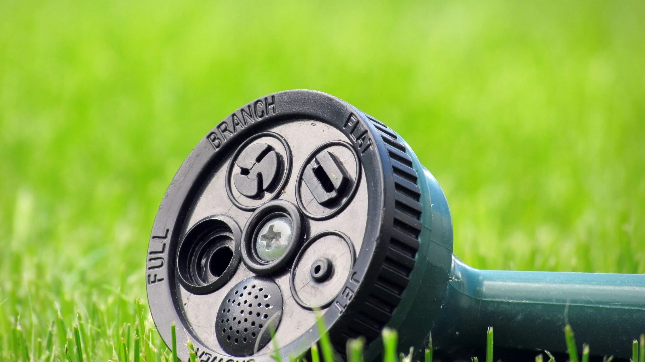 Garden sprayer: dial or turnet
